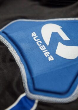 hombrera-rugby-azul-2